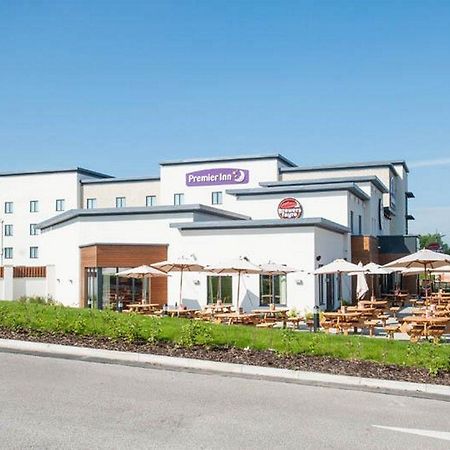 Premier Inn Stoke-On-Trent エクステリア 写真