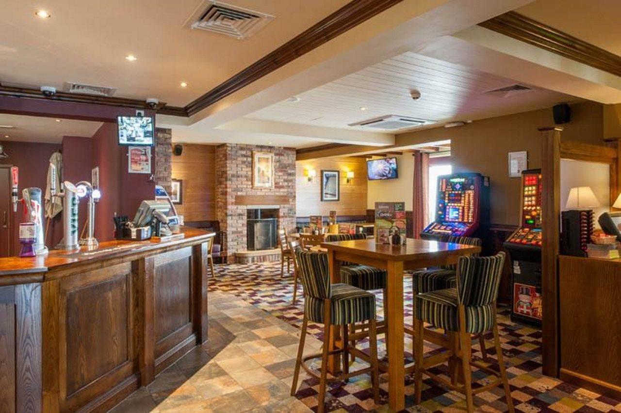 Premier Inn Stoke-On-Trent エクステリア 写真
